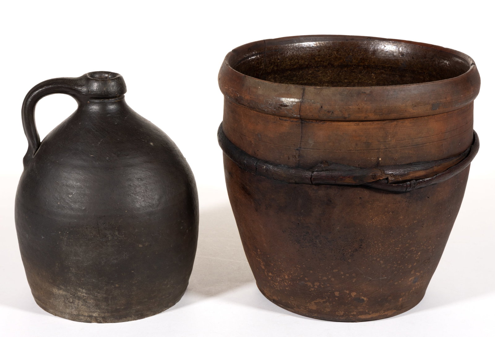 AMERICAN EARTHENWARE AND STONEWARE ARTICLES, LOT OF TWO (1 of 5)