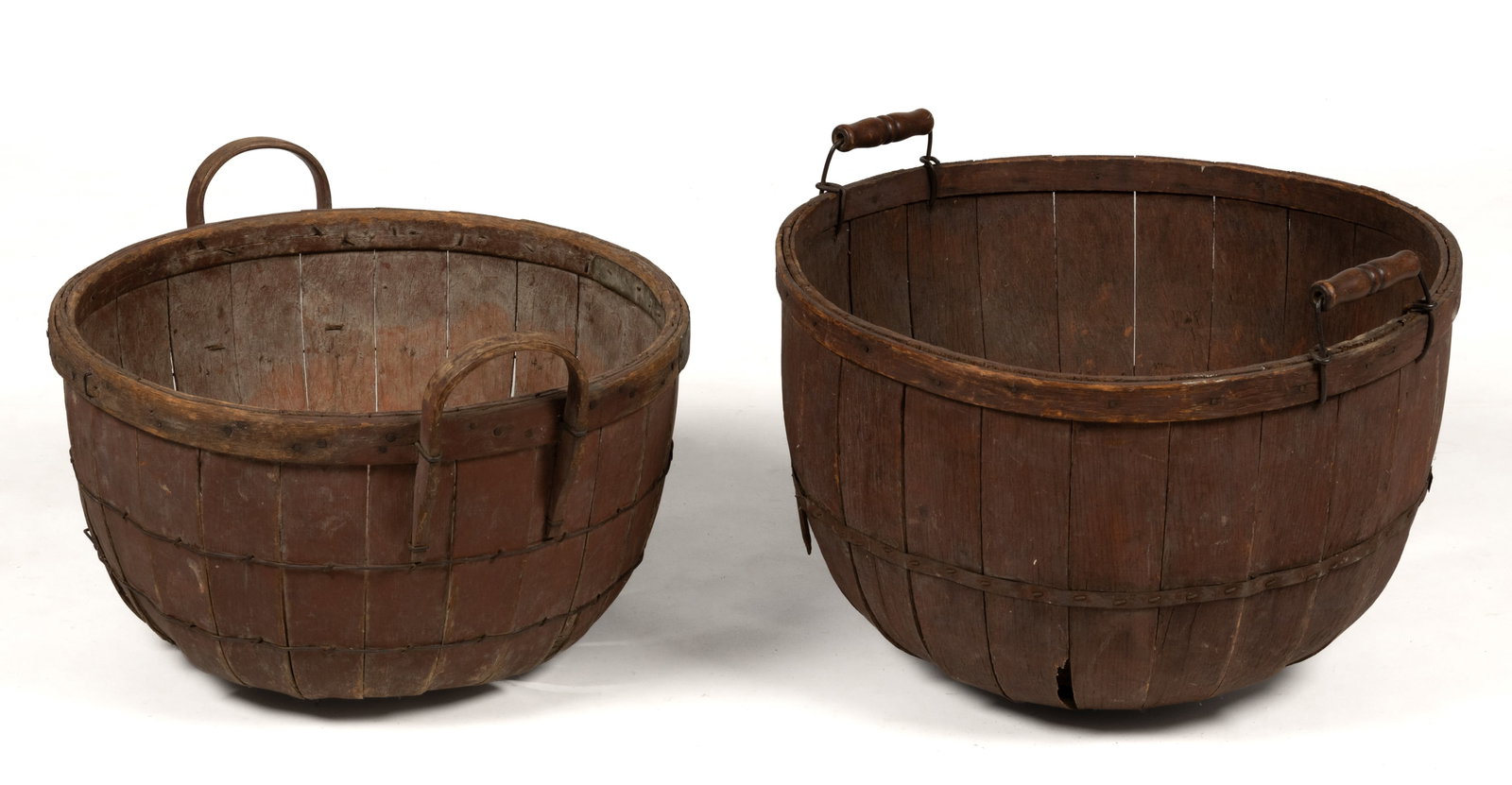 AMERICAN PAINTED GATHERING BUSHEL BASKETS, LOT OF TWO (1 of 5)