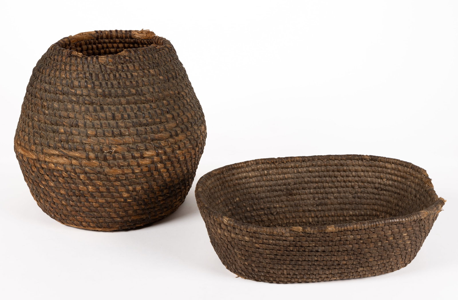 COUNTRY COILED-RYE BASKETS, LOT OF TWO (1 of 3)