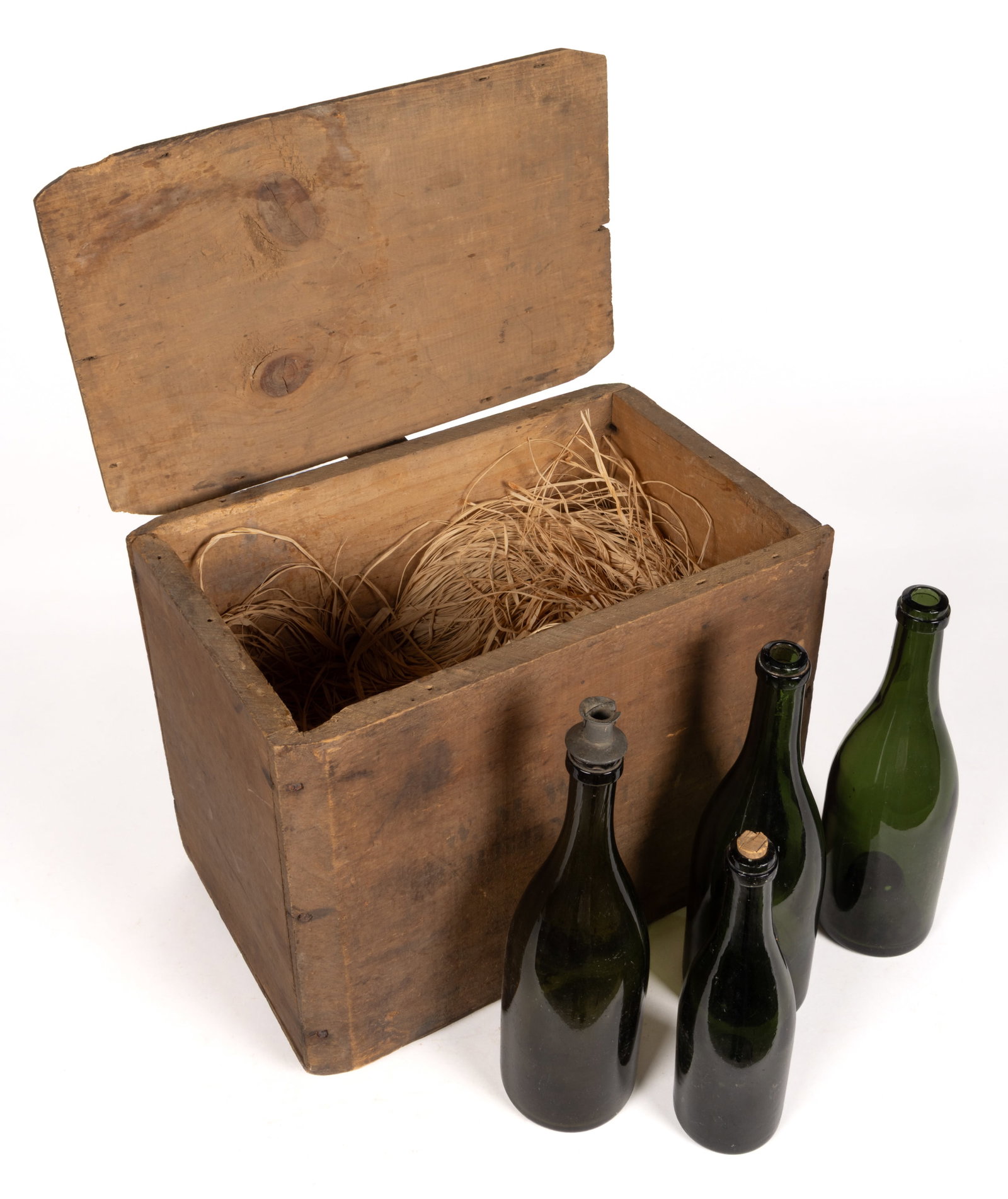 NEW ENGLAND PINE BOTTLE SHIPPING CRATE / BOX WITH PERIOD BOTTLES, LOT OF FIVE (1 of 5)