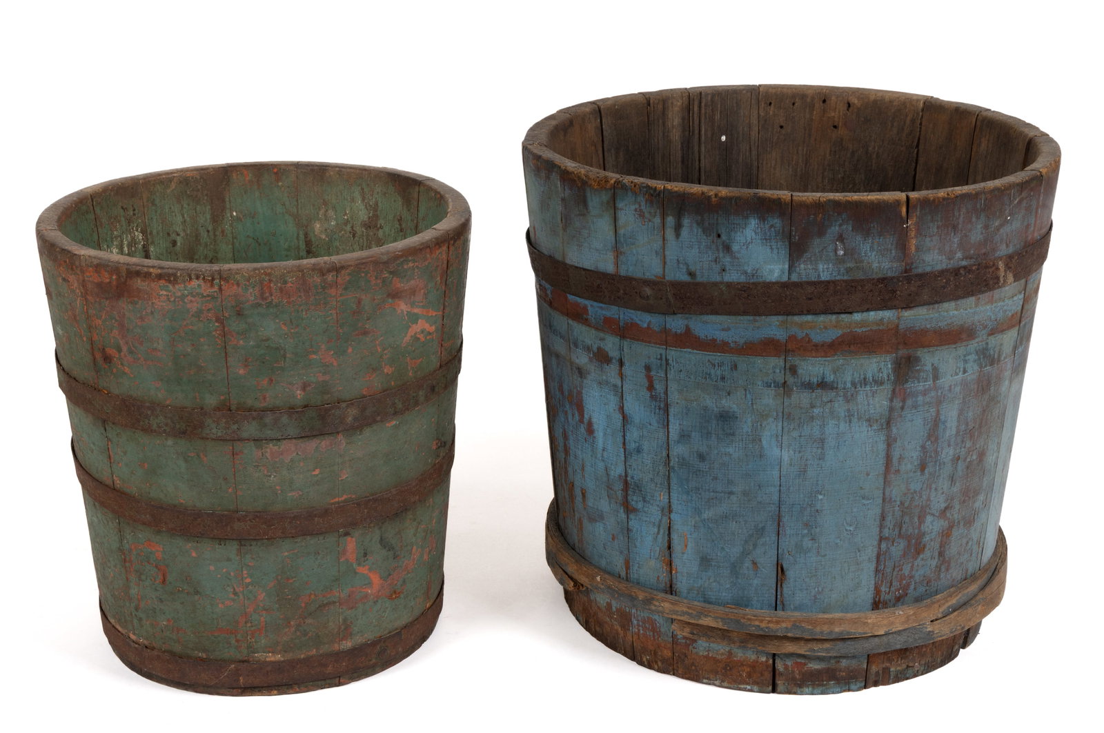AMERICAN PAINTED TREEN BUCKET AND MEASURE, LOT OF TWO (1 of 5)