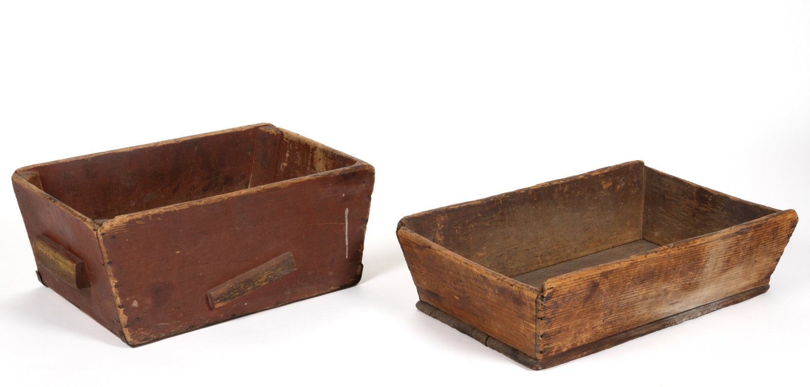 AMERICAN PAINTED AND NATURAL PINE BOXES / TRAYS, LOT OF TWO (1 of 4)