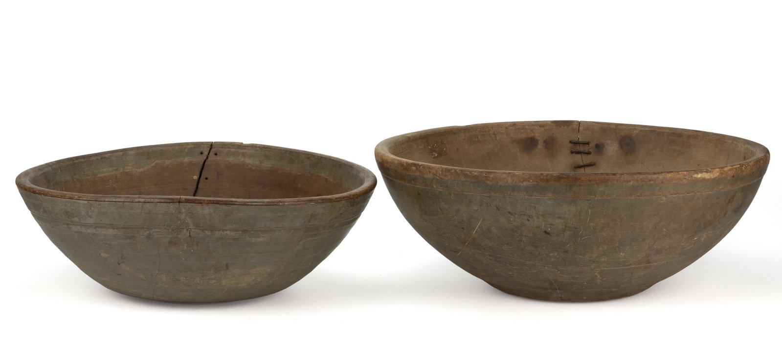 ASSORTED AMERICAN PAINTED VERY LARGE TURNED TREEN BOWLS, LOT OF TWO (1 of 4)