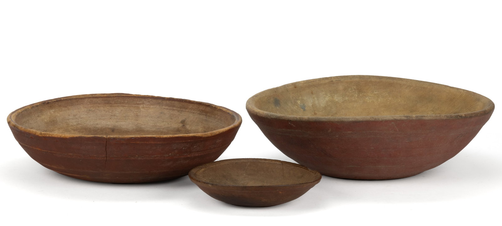 ASSORTED AMERICAN PAINTED TURNED TREEN BOWLS, LOT OF THREE (1 of 4)