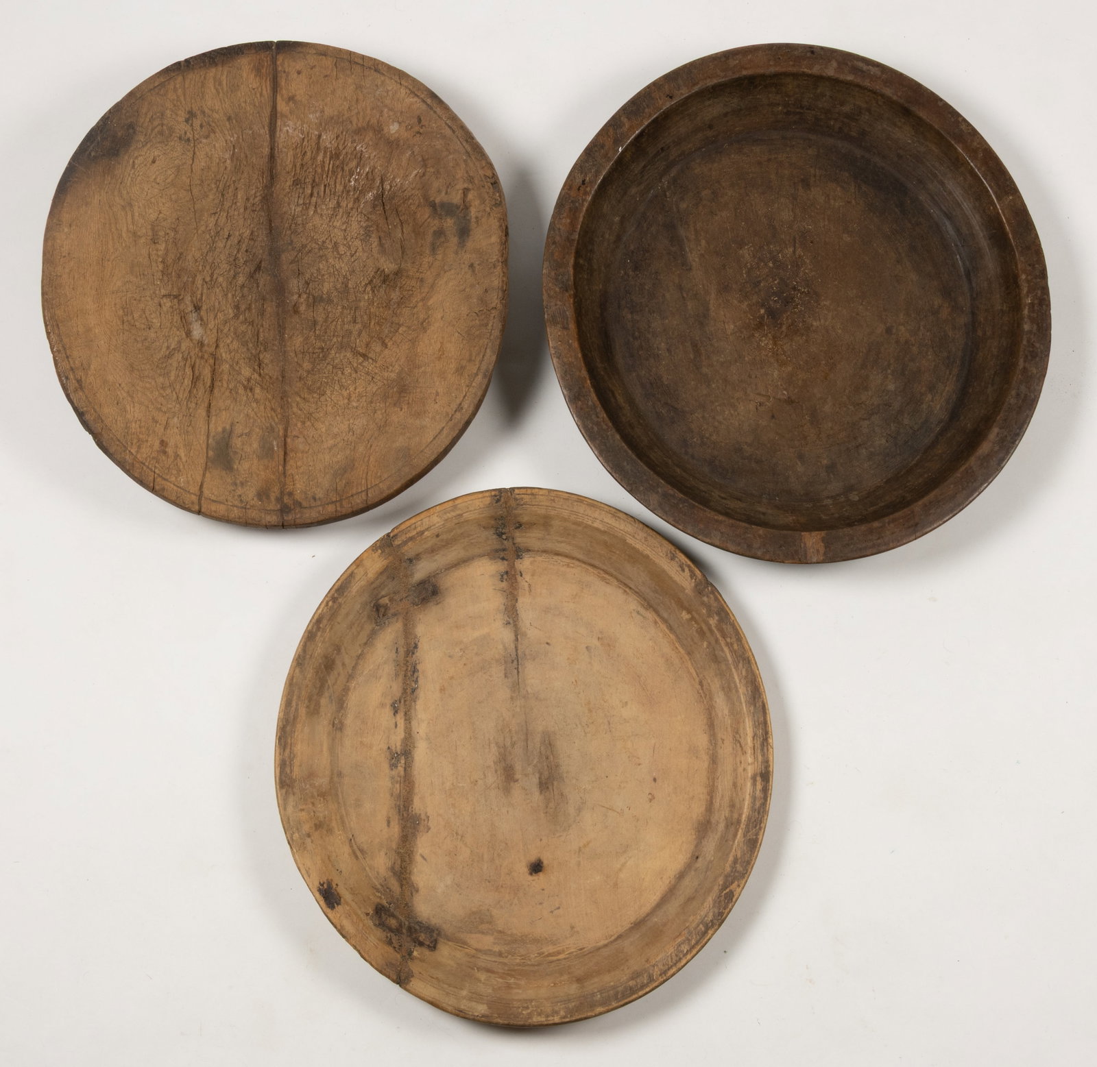 ASSORTED COUNTRY LARGE TURNED TREEN BOWLS / PLATTERS, LOT OF THREE (1 of 3)