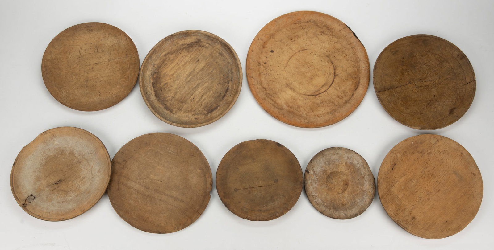 ASSORTED COUNTRY TREEN CUTTING BOARDS / PLATES, LOT OF NINE (1 of 2)
