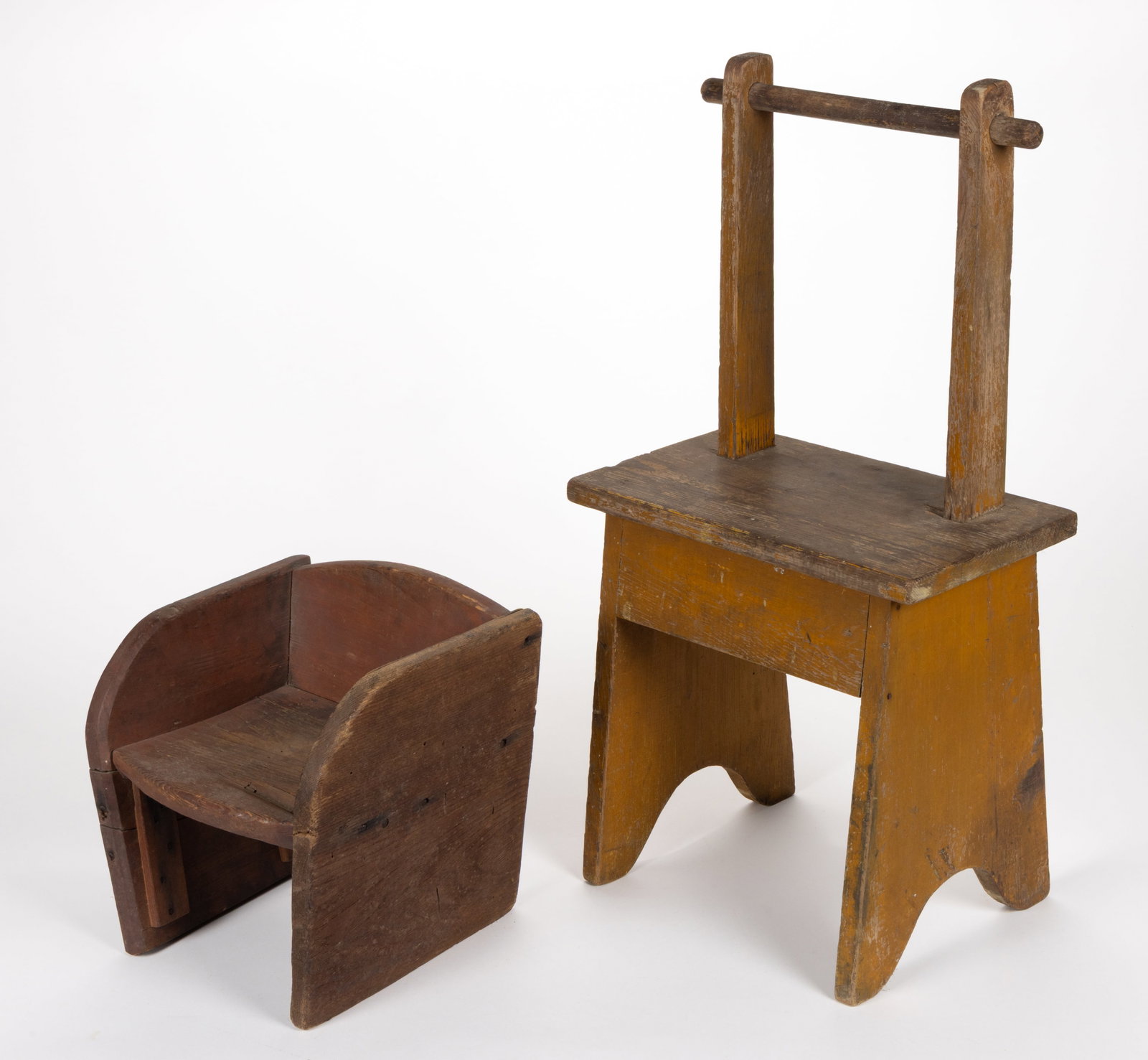 AMERICAN PAINTED PINE AND OAK CHILDREN'S FURNITURE, LOT OF TWO (1 of 2)