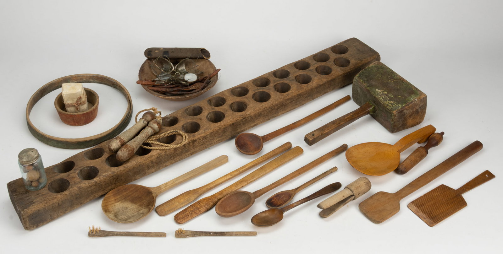 ASSORTED TREEN, WOODEN AND OTHER DOMESTIC ARTICLES, UNCOUNTED LOT: ASSORTED TREEN, WOODEN AND OTHER DOMESTIC ARTICLES, UNCOUNTED LOT, includes seven pair of eyeglasses, including a gold plated example stamped "STD", a pair of safety examples, and 
