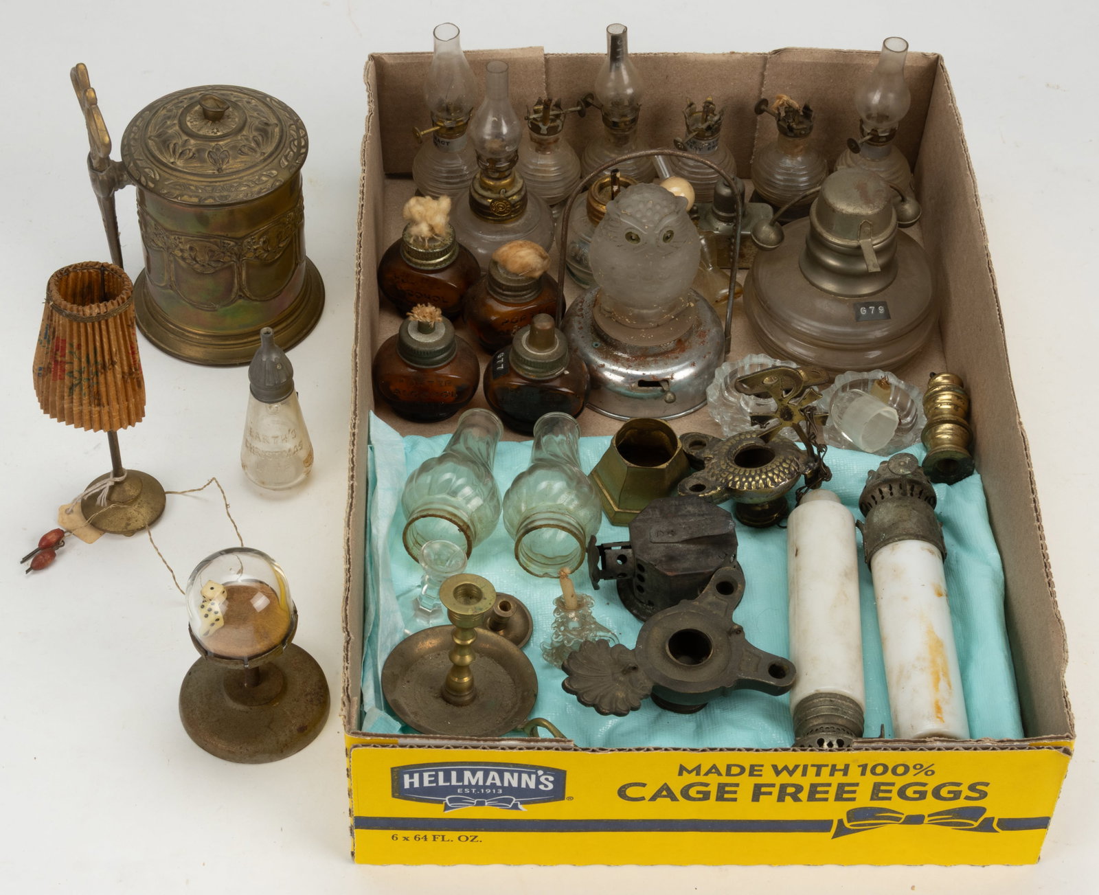 ASSORTED MINIATURE LIGHTING AND RELATED ARTICLES, UNCOUNTED LOT (1 of 1)