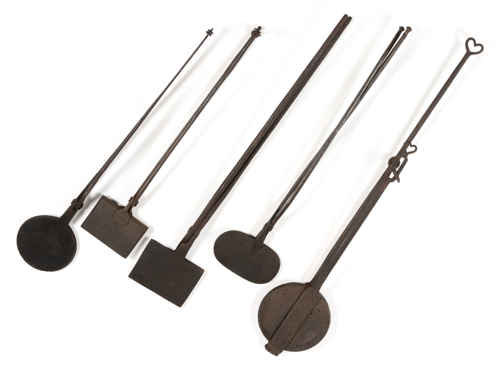 WROUGHT-IRON AND CAST-IRON HEARTH WAFER AND WAFFLE IRONS / PRESSES, LOT OF FIVE (1 of 2)