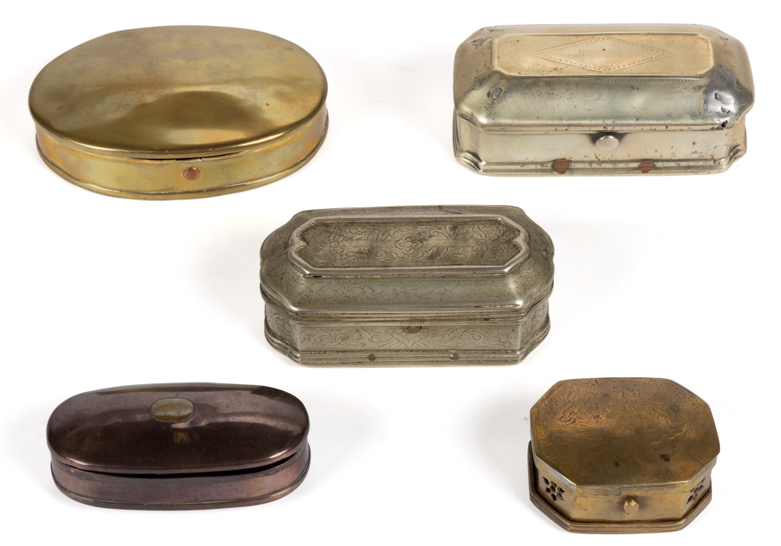 ASSORTED AMERICAN AND CONTINENTAL METAL DIMINUTIVE TOBACCO BOXES, LOT OF FIVE (1 of 3)