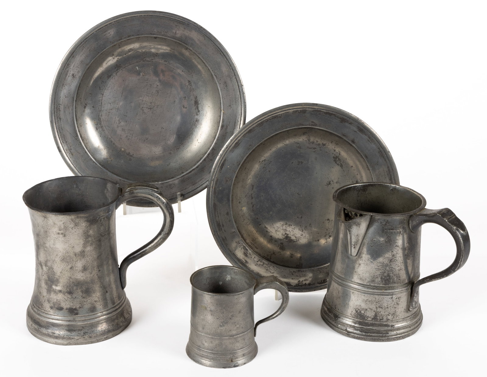ASSORTED ENGLISH YATES PEWTER TABLE ARTICLES, LOT OF FIVE (1 of 3)