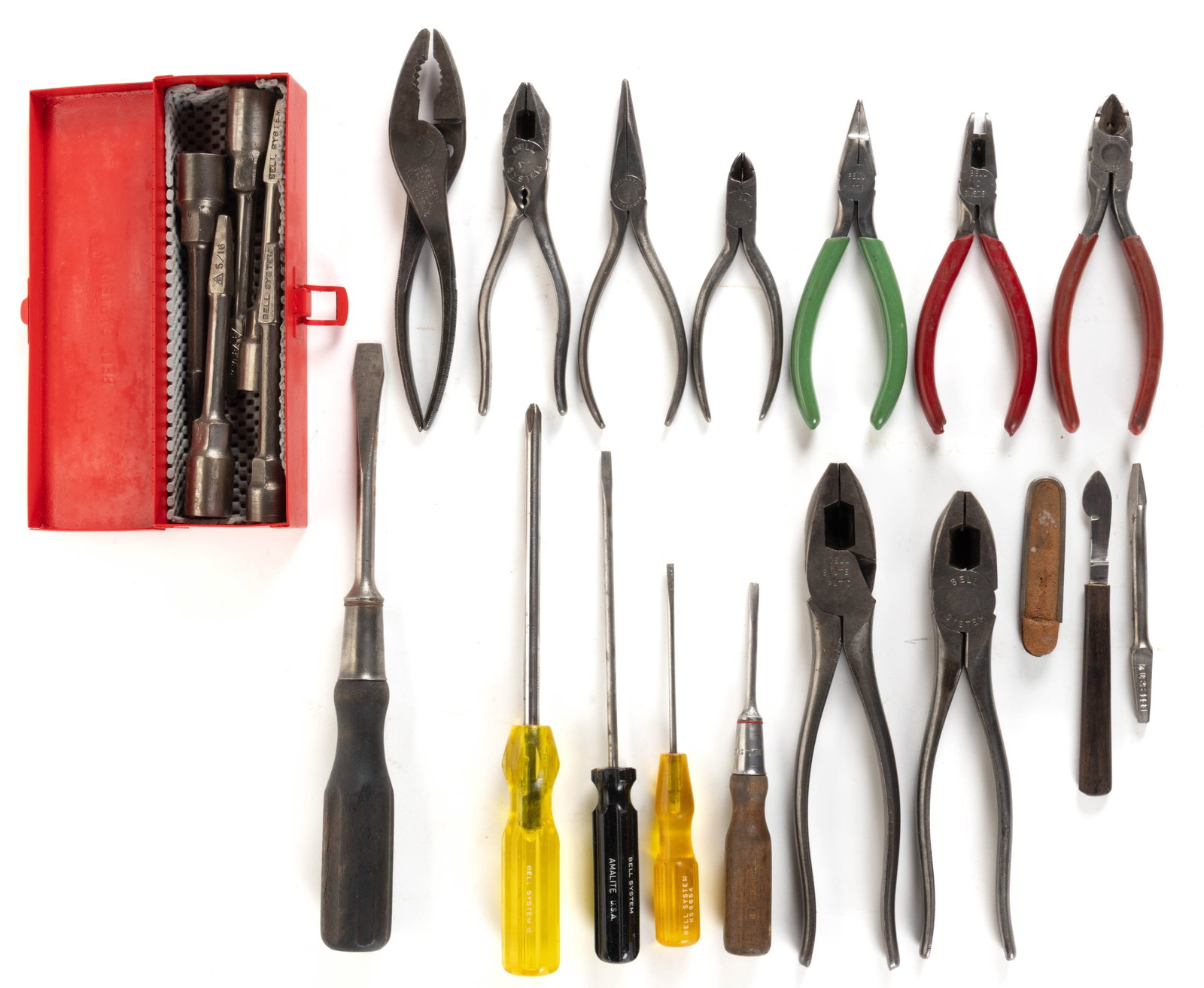 ASSORTED MANUFACTURERS "BELL SYSTEM" PLIERS, SCREWDRIVERS AND OTHER HAND TOOLS, LOT OF 17: ASSORTED MANUFACTURERS "BELL SYSTEM" PLIERS, SCREWDRIVERS AND OTHER HAND TOOLS, LOT OF 17, each stamped "BELL SYSTEM", comprising of nine pliers/crimpers/cutters, including se