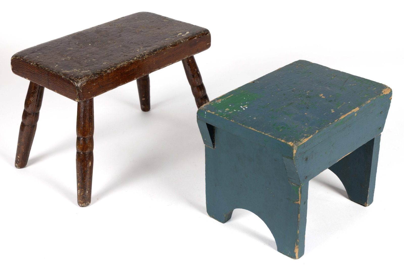 AMERICAN COUNTRY PAINTED WOODEN STOOLS, LOT OF TWO (1 of 3)