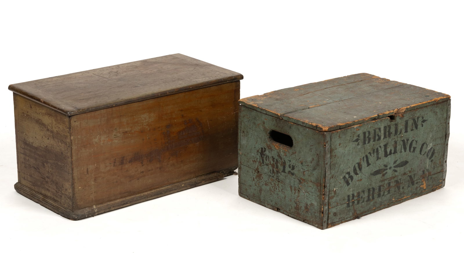 AMERICAN COUNTRY PAINTED WOODEN BOXES, LOT OF TWO (1 of 8)