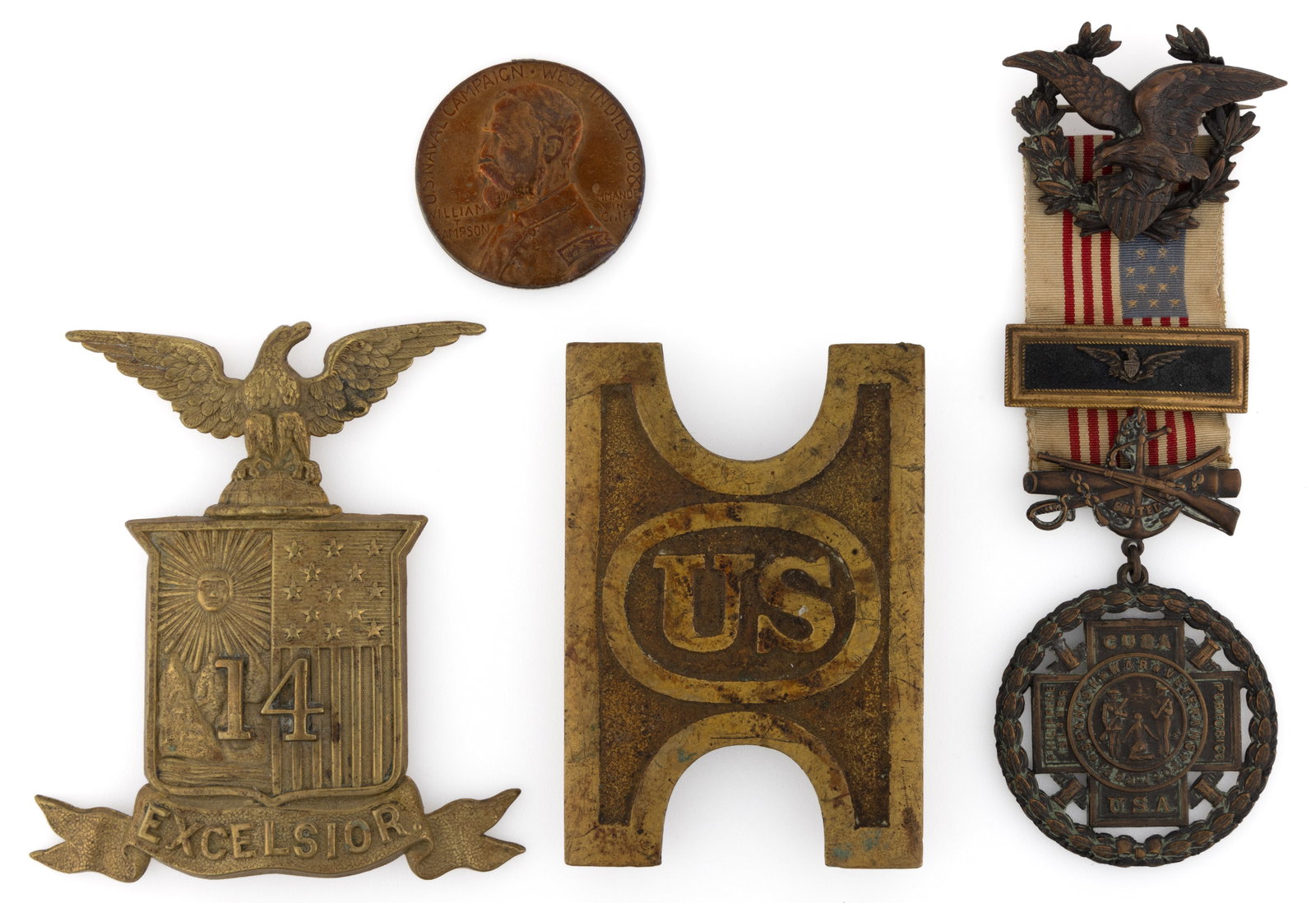ASSORTED SPANISH-AMERICAN WAR AND RELATED MILITARY ARTICLES, LOT OF FOUR: ASSORTED SPANISH-AMERICAN WAR AND RELATED MILITARY ARTICLES, LOT OF FOUR, comprising a patinated copper Spanish-American War Veterans combination medal and flag ribbon; an Admiral William T. Samp