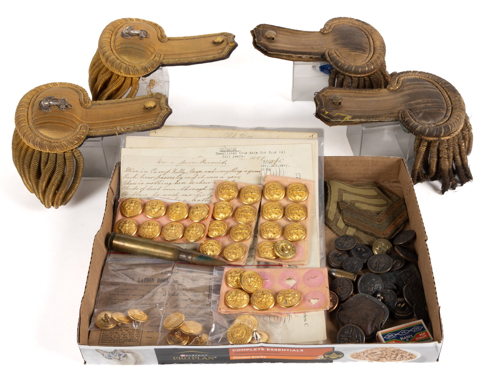 ASSORTED UNITED STATES MILITARY / UNIFORM BUTTONS AND OTHER RELATED ARTICLES, UNCOUNTED LOT: ASSORTED UNITED STATES MILITARY / UNIFORM BUTTONS AND OTHER RELATED ARTICLES, UNCOUNTED LOT, including 29 Navy Officers' buttons with backmarks for Waterbury and Hilborn-Hamburger; assorted Army b