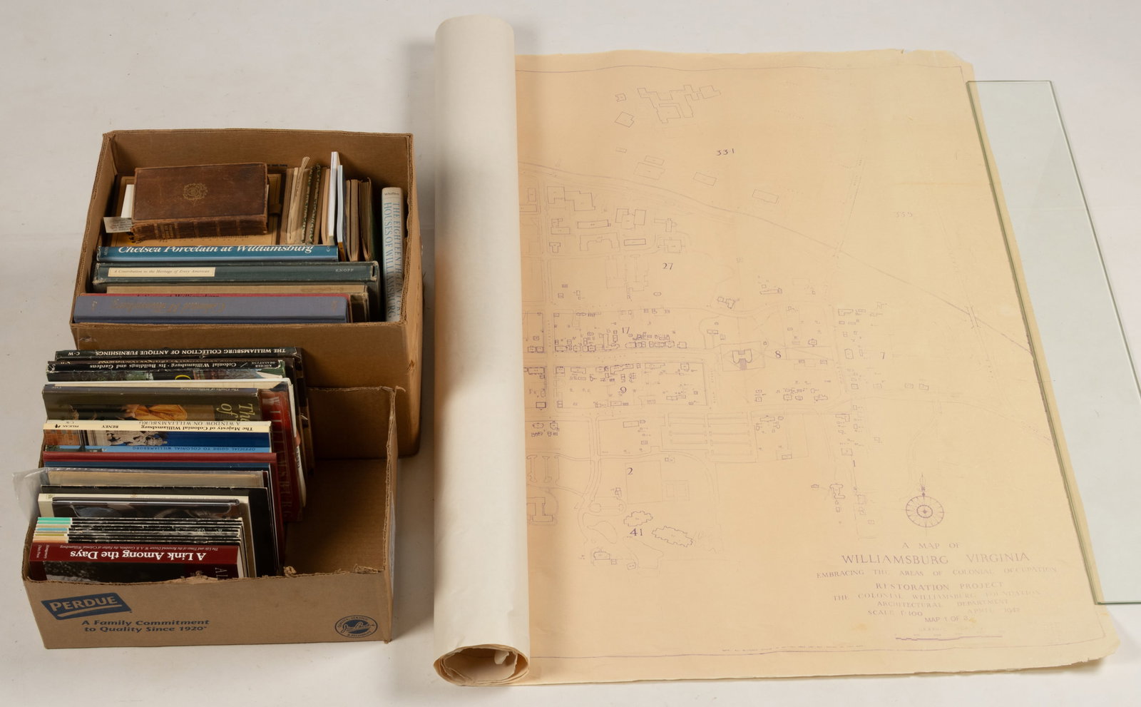 COLONIAL WILLIAMSBURG AND JAMESTOWN HISTORICAL VOLUMES AND PRINTED MATERIALS, UNCOUNTED LOT (1 of 4)