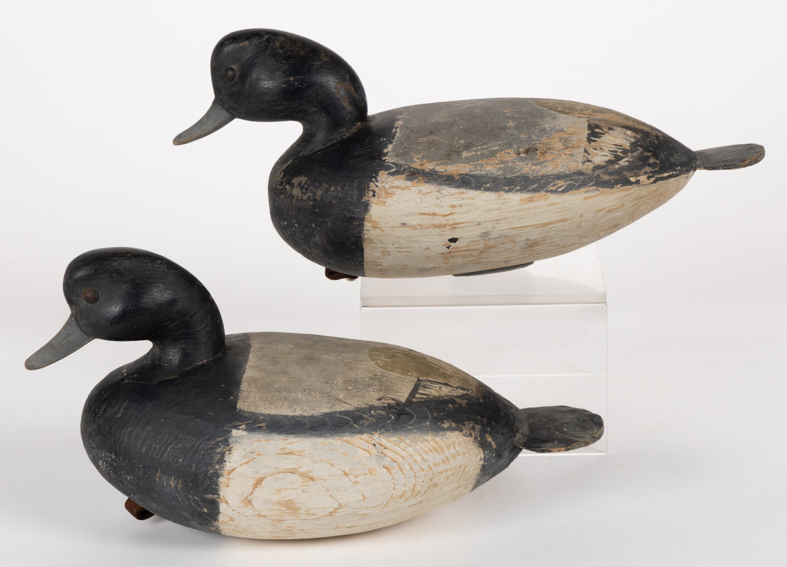 AMERICAN FOLK ART CARVED AND PAINTED PAIR OF BLUEBILL DRAKE DECOYS (1 of 4)
