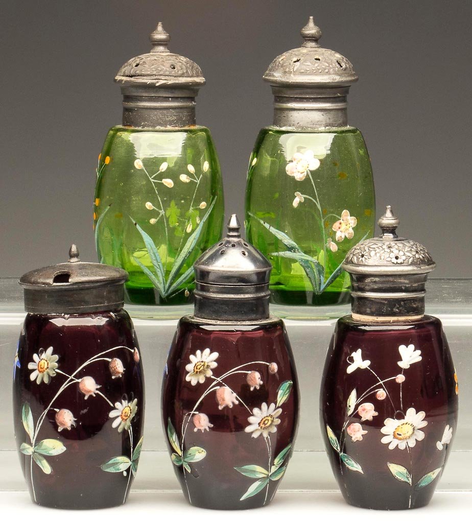 BARREL - PANEL-OPTIC CONDIMENTS, LOT OF FIVE: BARREL - PANEL-OPTIC CONDIMENTS, LOT OF FIVE, comprising an amethyst pair of salt and pepper shakers, a mustard pot with period lid and a green pair of salt and pepper shakers, each with polychrome fl