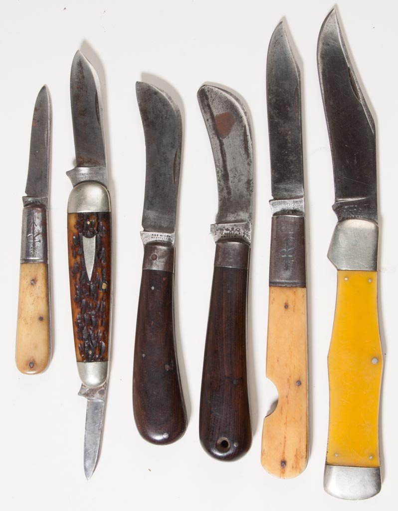 VARIOUS MANUFACTURER'S POCKET KNIVES, LOT OF SIX: VARIOUS MANUFACTURER'S POCKET KNIVES, LOT OF SIX, comprising three J. Russell examples including two bone handle Barlows and a wooden handle pruner, jigged bone handle Schatt & Morgan Sleeveboard; a w