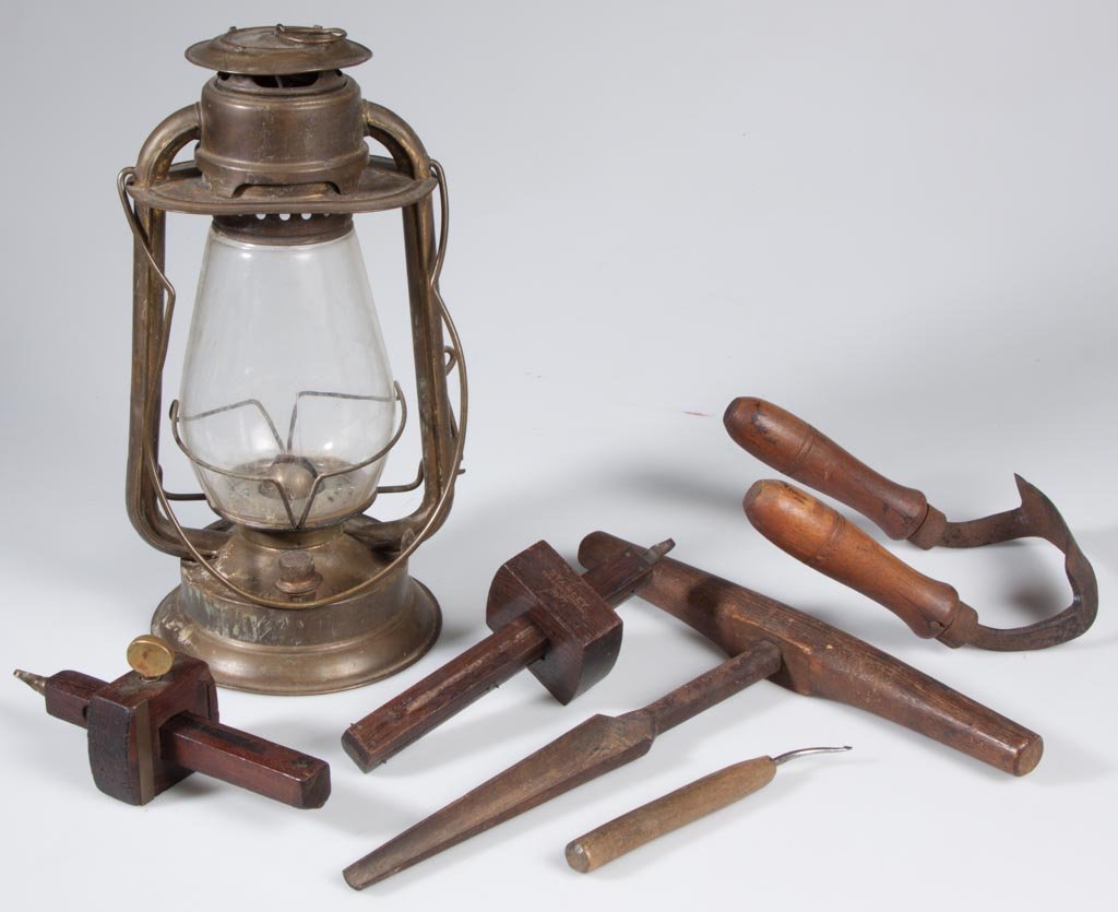 ASSORTED VINTAGE TOOLS, LOT OF SIX: ASSORTED VINTAGE TOOLS, LOT OF SIX, including two rosewood and brass marking gauges/scribes, one marked Stanley No. 77, and a brass Ham's Gem Cold Blast lantern. Second half 19th/early 20th century. L