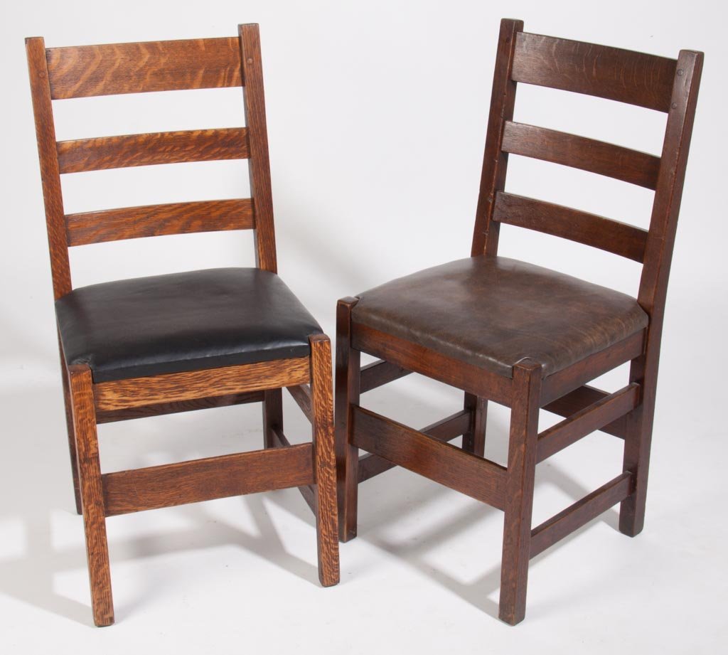 AMERICAN ARTS & CRAFTS OAK SIDE CHAIRS, NEAR PAIR: AMERICAN ARTS & CRAFTS OAK SIDE CHAIRS, NEAR PAIR, each back with three horizontal slats, the darker example branded for L. & J. G. Stickley. First quarter 20th century. 35" HOA. Provenance: From a Vi