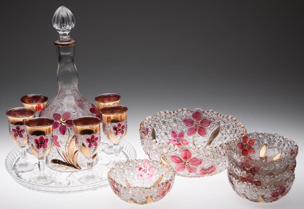 DAISY AND BUTTON WITH NARCISSUS TABLE ARTICLES, LOT OF: DAISY AND BUTTON WITH NARCISSUS TABLE ARTICLES, LOT OF 13, colorless with rose stain and gilt decoration, two sets, comprising a five-piece berry set consisting of a master bowl and four sauces and an