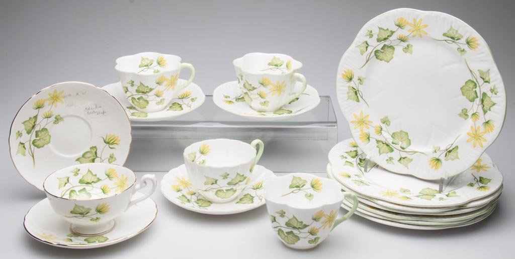 ENGLISH PORCELAIN SHELLEY CHINA LTD. "CELANDINE" PATTER: ENGLISH PORCELAIN SHELLEY CHINA LTD. "CELANDINE" PATTERN" TABLEWARE ARTICLES, LOT OF 17, including seven plates; two saucers and three plates, "Dainty" shape; a "Ripon" shape cup and saucer; and a "Bo