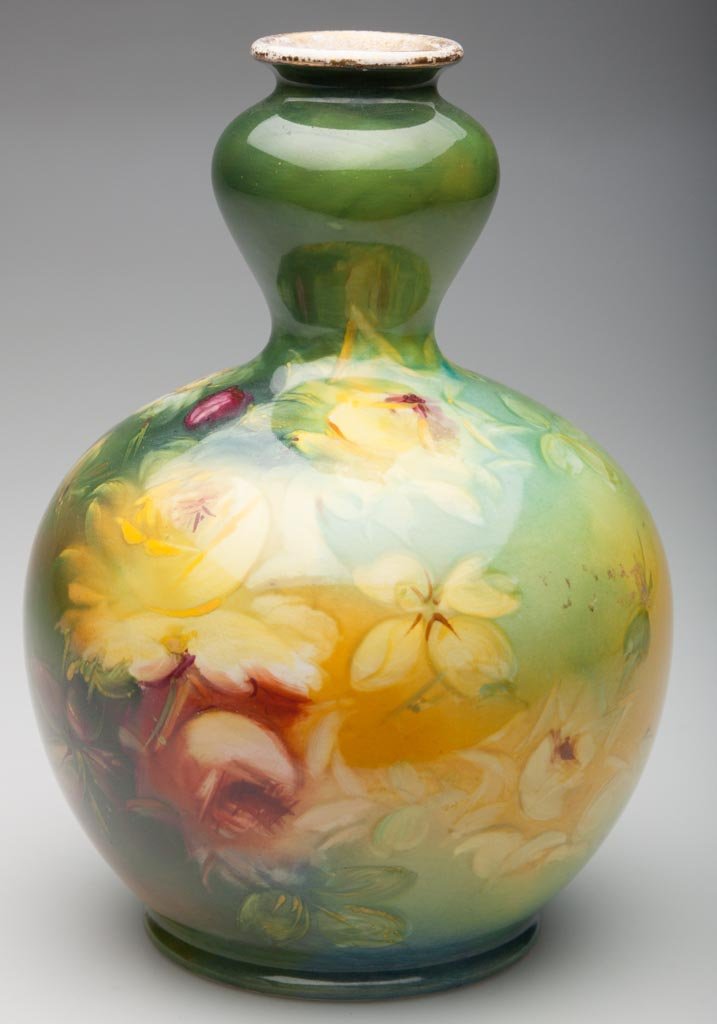 GERMAN POTTERY FRANZ ANTON MEHLEM, ROYAL BONN FACTORY G: GERMAN POTTERY FRANZ ANTON MEHLEM, ROYAL BONN FACTORY GOURD VASE, WITH EVERTED MOUTH AND LOW FOOT, the upper edge painted with sprayed gilt band; the body painted with dark green upper gourd and lower