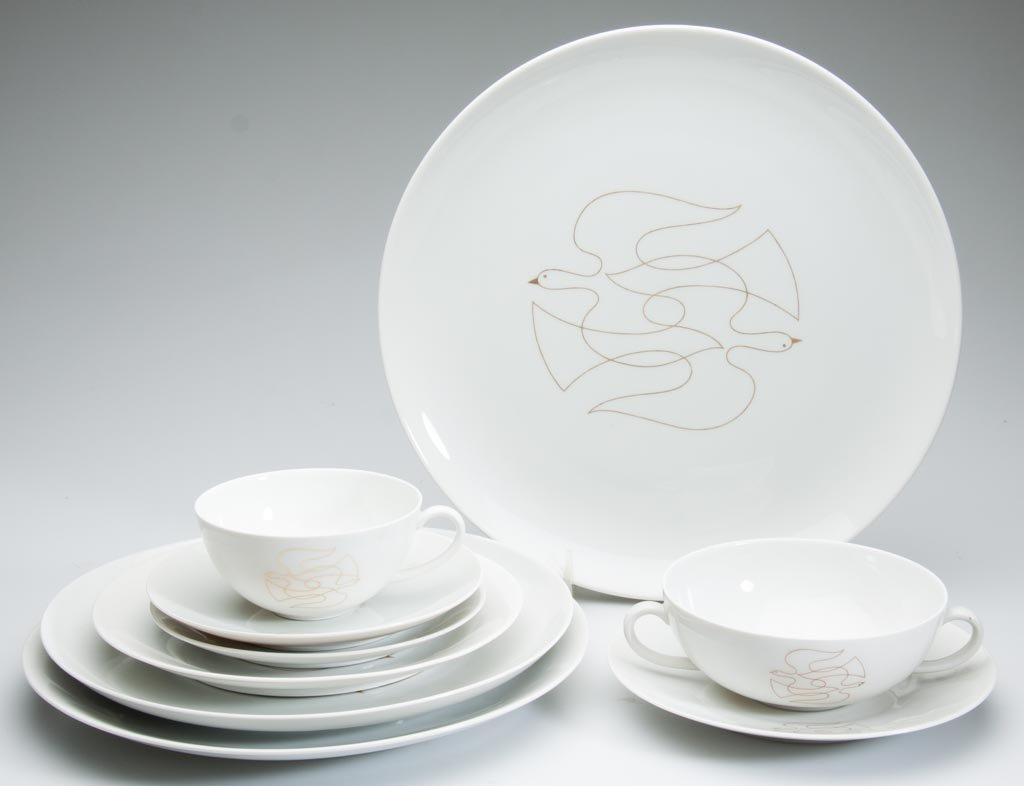 GERMAN PORCELAIN ARZBERG DINNER SERVICE DESIGNED BY JEA: GERMAN PORCELAIN ARZBERG DINNER SERVICE DESIGNED BY JEAN LUC MARTIN, consisting of 12 each of dinner plates, luncheon plates; dessert plates, bread and butter plates, 12 bouillon two-handled broth bow