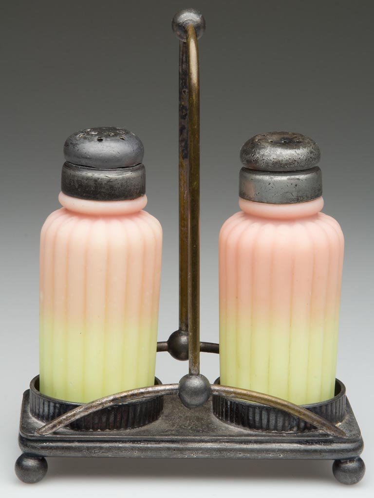 MT. WASHINGTON BURMESE PILLAR - RIBBED / RIBBED (OMN): MT. WASHINGTON BURMESE PILLAR - RIBBED / RIBBED (OMN) PAIR OF SALT AND PEPPER SHAKERS, plush/satin finish, each with matching, period two-part lids. Fitted in a quadruple-plate stand marked for Meride