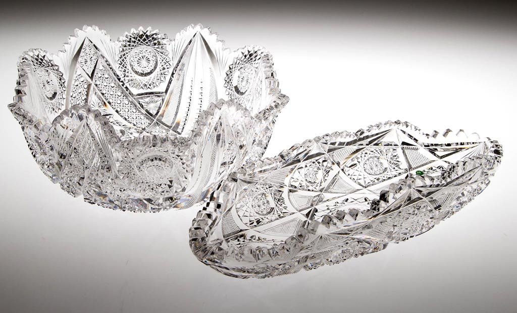 J. HOARE & CO. BRILLIANT CUT GLASS ARTICLES, LOT OF TWO: J. HOARE & CO. BRILLIANT CUT GLASS ARTICLES, LOT OF TWO, colorless, comprising a "No. 8377/Carolyn" bowl and a "No. 8033/Heron" celery dish, each signed in base. J. Hoare & Co. Late 19th/early 20th ce