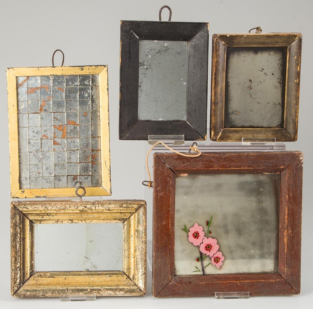 GROUP OF COURTING MIRRORS, LOT OF FIVE: GROUP OF COURTING MIRRORS, LOT OF FIVE, comprising three gilt-frame examples and two painted examples. 19th and 20th century. 4 3/4" x 3 3/4" to 6 1/2" x 6 1/4". Provenance: Collection of the late Joh