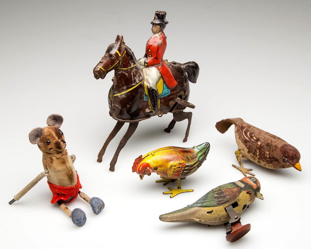 ASSORTED TIN WIND-UP TOYS, LOT OF FIVE: ASSORTED TIN WIND-UP TOYS, LOT OF FIVE, including a mouse, a horse, and three bird figures, two with fabric coverings. First half 20th century. 1 1/2" to 5 1/2" HOA. Provenance: Collection of the late