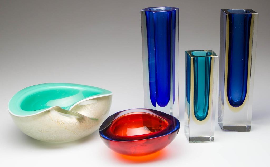 ASSORTED MID-CENTURY MODERN ARTICLES, LOT OF FIVE: ASSORTED MID-CENTURY MODERN ARTICLES, LOT OF FIVE, comprising three sommerso vases and two dishes, one with blue-edge rim, the other with gold-leaf inclusions. Italy and Scandinavia. Second half 20th