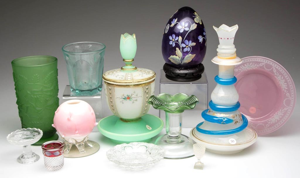 ASSORTED ART AND PRESSED GLASS ARTICLES, LOT OF 12: ASSORTED ART AND PRESSED GLASS ARTICLES, LOT OF 12, including a Steuben Rosaline over Alabaster engraved York pattern plate, a green thread-decorated colorless candleholder, and a hand-painted amethys