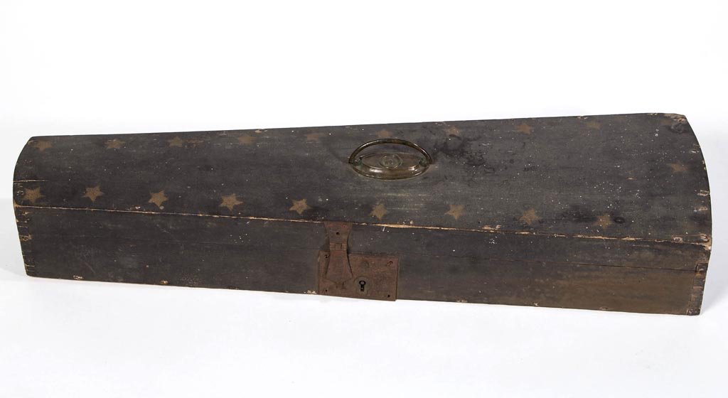 AMERICAN PAINTED VIOLIN CASE: AMERICAN PAINTED VIOLIN CASE, dovetailed construction with hinged lid retaining original brass bail handle, iron and brass exterior mounted lock, fitted interior. Original dry black-painted surface wi