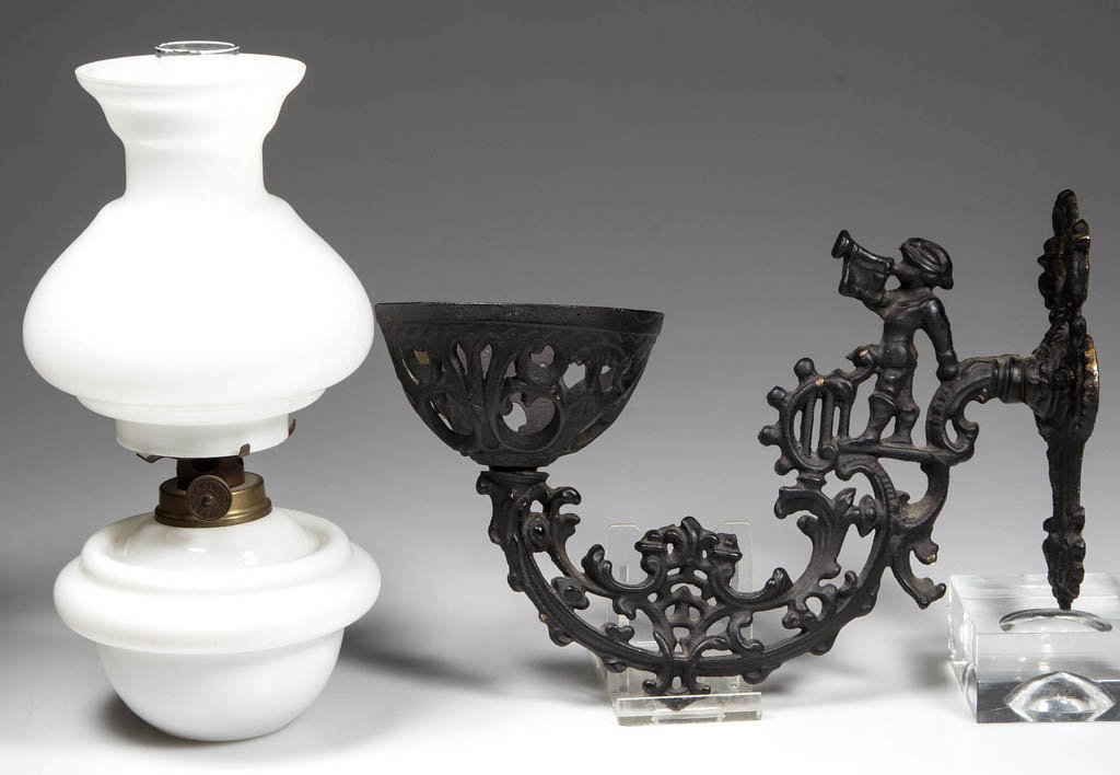 RARE MINIATURE WALL BRACKET OIL LAMP Oct 18, 2014 Jeffrey S. Evans