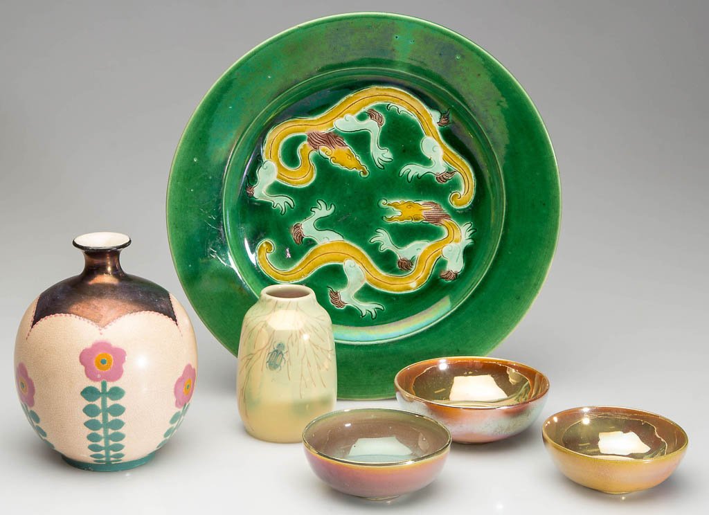 ENGLISH AND CONTINENTAL POTTERY AESTHETIC PERIOD AND: ENGLISH AND CONTINENTAL POTTERY AESTHETIC PERIOD AND ARTS & CRAFTS ARTICLES, LOT OF SIX, comprising a Choisy-type majolica dish of Asian-style, depicting dragons, a Dutch St. Lukas small lustered vase