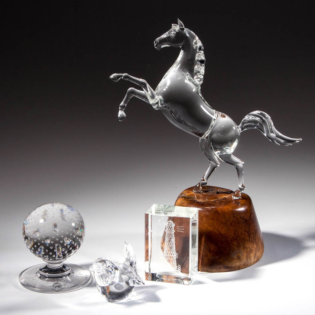 ASSORTED CONTEMPORARY PAPERWEIGHTS, LOT OF FOUR: ASSORTED CONTEMPORARY PAPERWEIGHTS, LOT OF FOUR, including a Steuben Baby Chick and a Pairpoint controlled bubble air-trap weight. Second half 20th century. Pairpoint 3 1/2" D. Provenance: From a priv