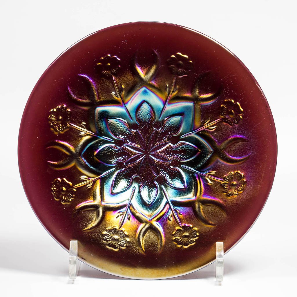 DUGAN "WISHBONE AND SPADES" CARNIVAL GLASS PLATE