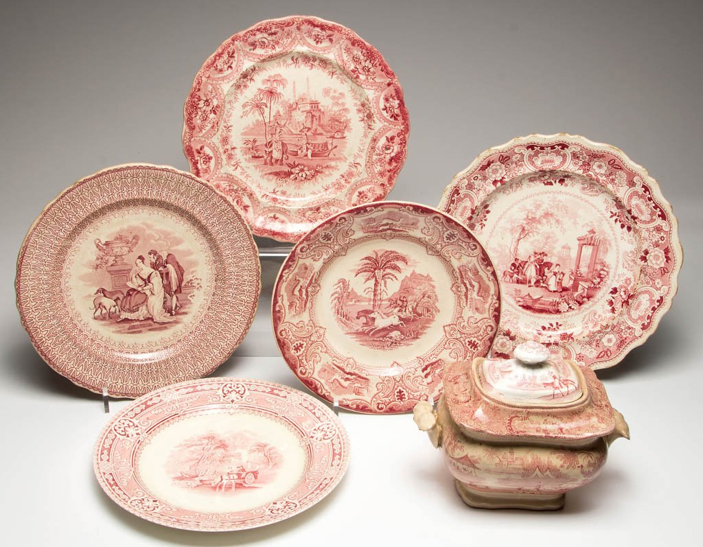 ENGLISH STAFFORDSHIRE POTTERY PEARLWARE TABLEWARE, LOT: ENGLISH STAFFORDSHIRE POTTERY PEARLWARE TABLEWARE, LOT OF SIX, transfer-printed in red, comprising five plates, four which have shaped rims, and a two-handled sugar box and cover; printed in various p