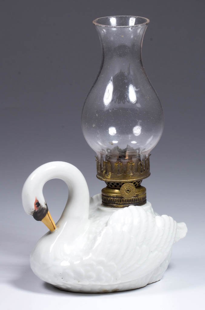 RARE UNLISTED SWAN FIGURAL MINIATURE OIL LAMP (1 of 1)