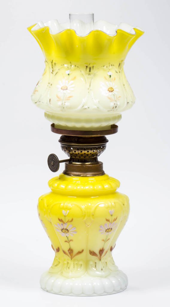 EMBOSSED RIB AND SCROLL MINIATURE OIL LAMP (1 of 1)