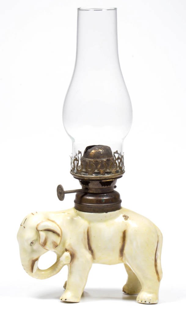 SCARCE ELEPHANT FIGURAL MINIATURE OIL LAMP (1 of 1)