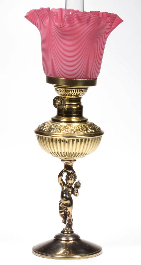 UNLISTED FIGURAL MINIATURE STAND OIL LAMP (1 of 1)