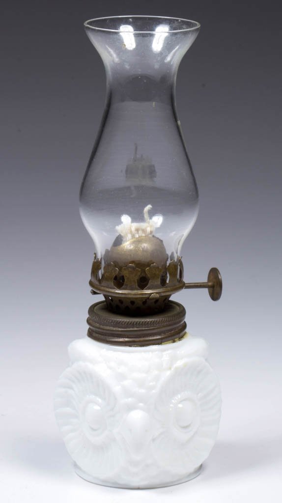 UNLISTED OWL HEAD FIGURAL MINIATURE OIL LAMP (1 of 1)