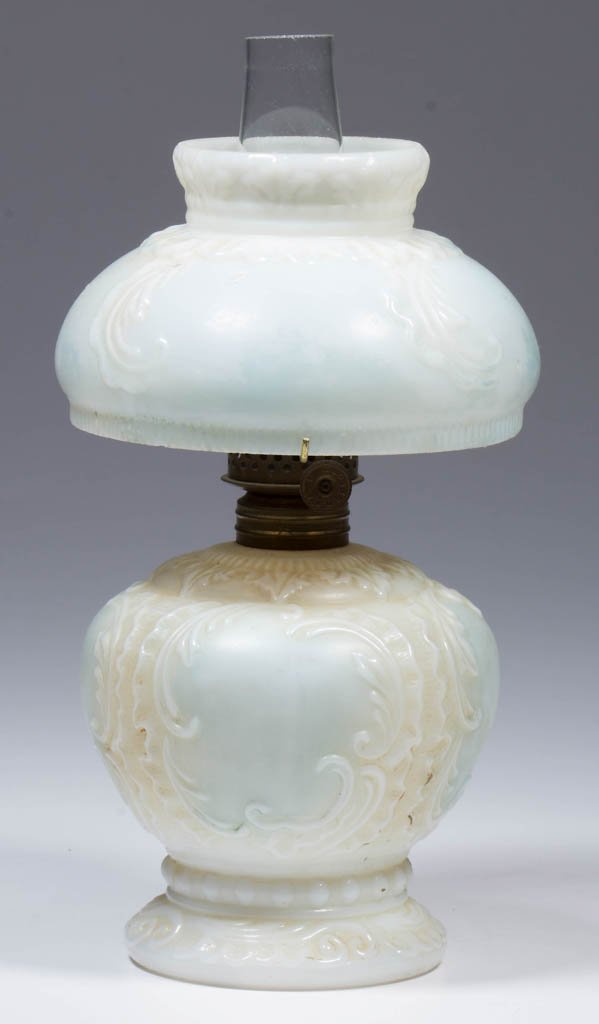 "ELSIE" EMBOSSED FEATHER AND SCROLL MINIATURE OIL LAMP (1 of 1)