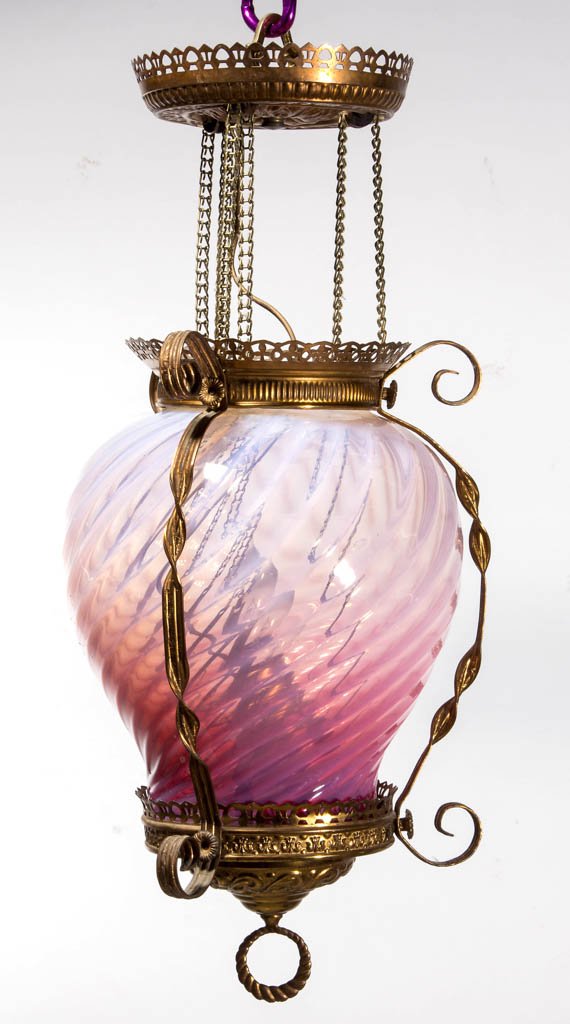 SWIRL RUBINA OPALESCENT KEROSENE HALL LAMP (1 of 1)